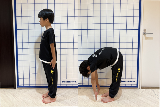 姿勢をチェックする子ども